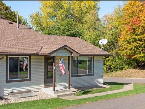 6690 Gretchen Ct N, Oakdale, MN 55128