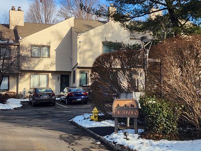 1 Horizon Dr APT 2, Norwalk, CT, 06854