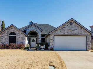 122 E Forestwood Dr, Forney, TX 75126
