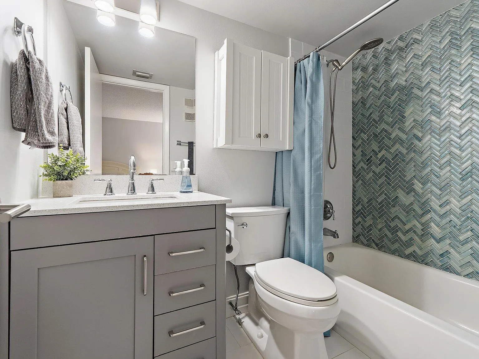 1 bed, 1.5 bath, 860 sqft, $5,500 — Photo 4