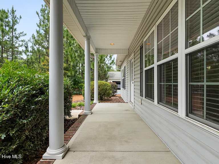 1350 Monticello Dr — Photo 4