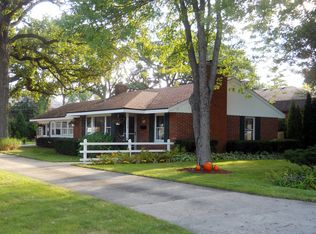 1606 Grove Ave, Highland Park, IL 60035