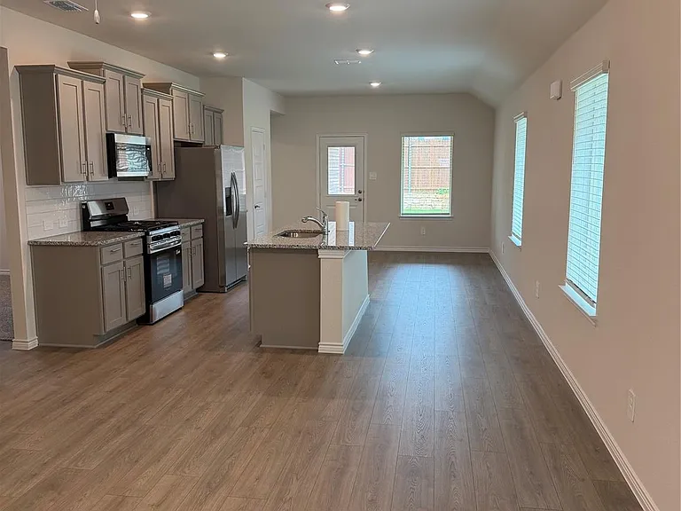 10213 Barron Dr — Photo 6