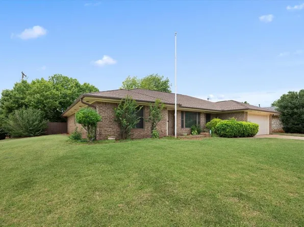 12001 Camelot Pl, Oklahoma City, OK 73120