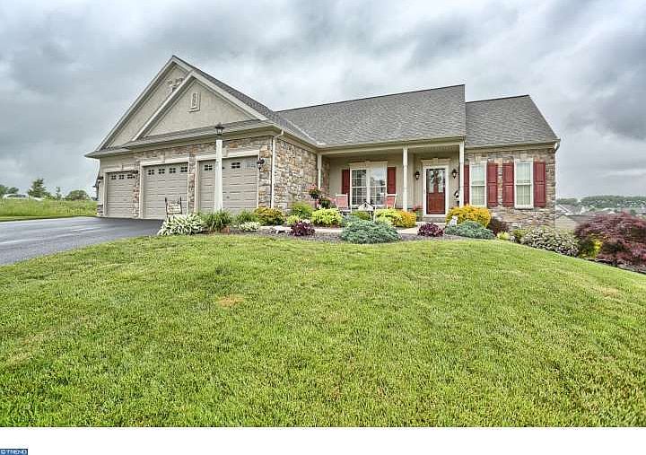 1st image of 7 Apple Blossom Ln