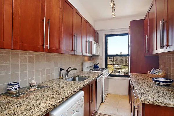 Sold by Corcoran | media 19