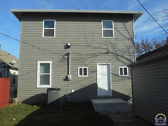 3rd image of 419 NE Wilson Ave