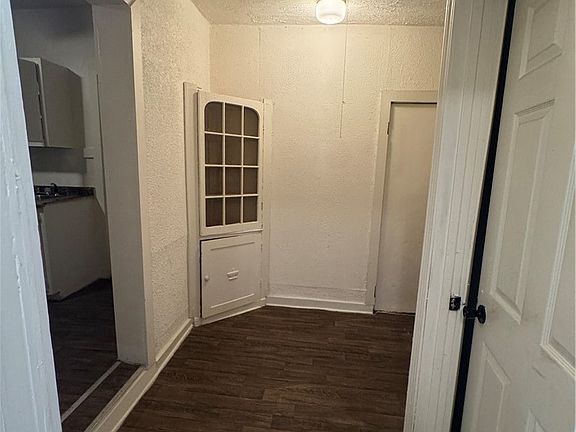 5th image of 839 Webster Ct