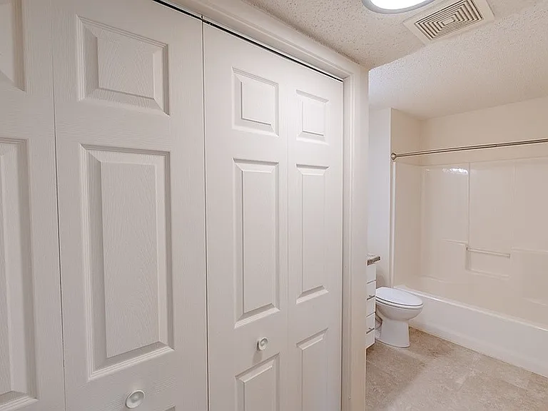 Bathroom with Washer/Dryer Hookups