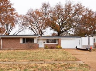 1505 Bay Meadows Dr, Florissant, MO 63033