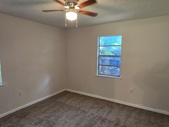 4th image of 1014 N Arcola St
