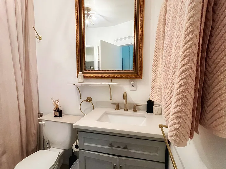 1118 N Hoover St — Photo 19