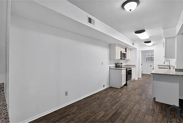 3104 Canterbury Ln — Photo 17