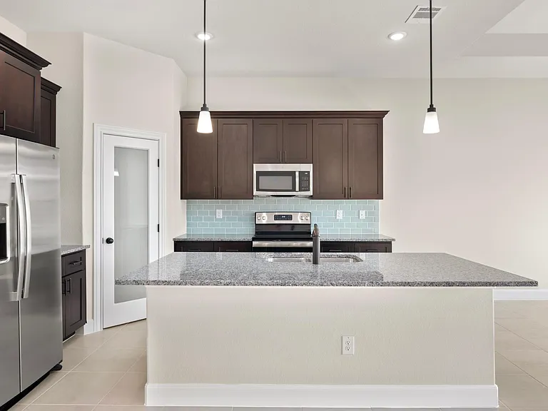 405 Park Cir — Photo 19