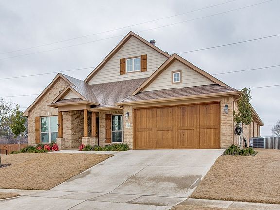 2nd image of 3320 Greenway Dr