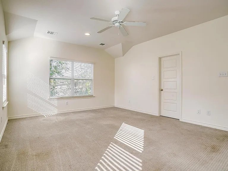 211 Athenia Dr — Photo 14