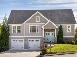 7432 Pfizer Dr, Ooltewah, TN 37363