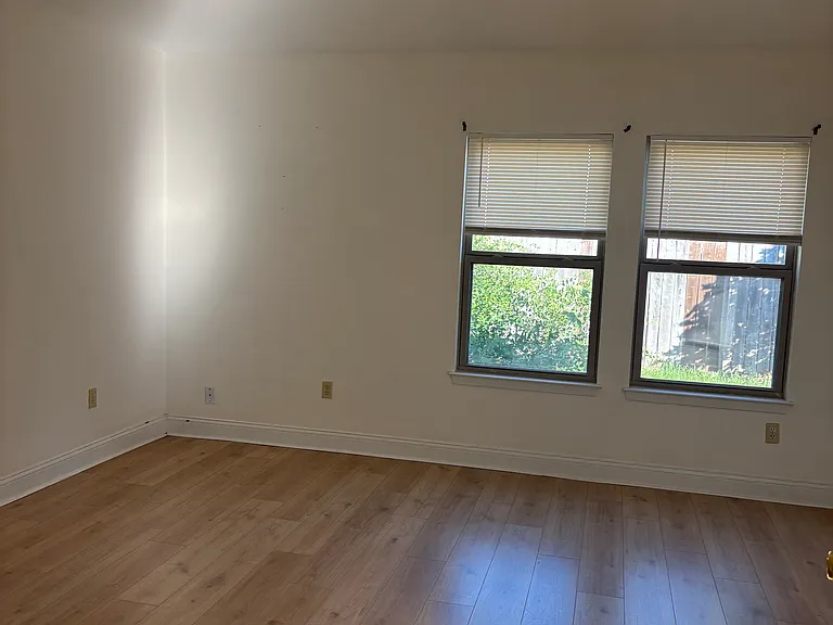 209 N Bishop St — Photo 16