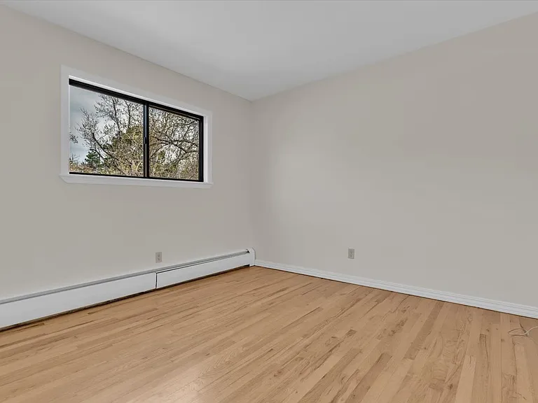 650 Hartford Dr — Photo 16