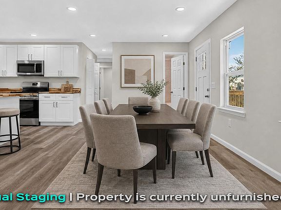 3rd image of 5012 Lake Dr