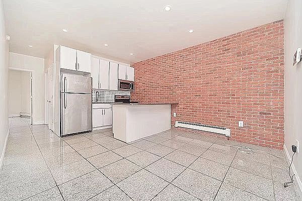 1st image of 2252 2nd Ave #3B