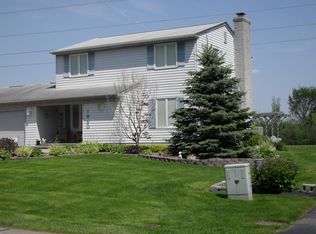 1950 Hopkins Dr, Wixom, MI 48393