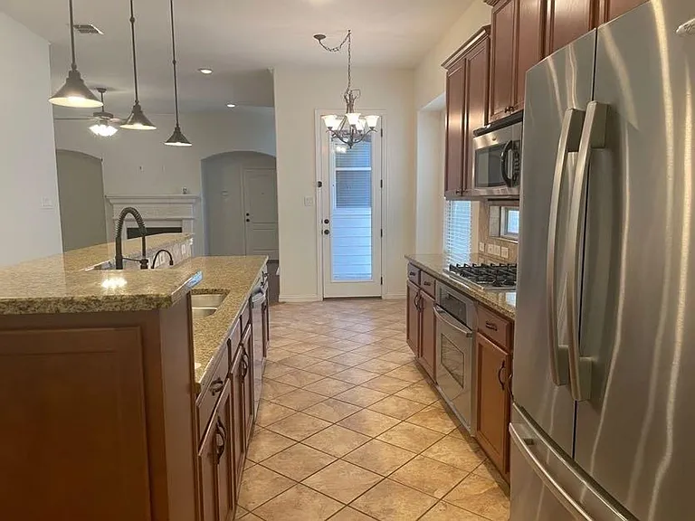 2444 Sunderland Ln — Photo 21
