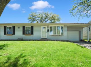 3446 Kimberly Dr, Dubuque, IA 52002