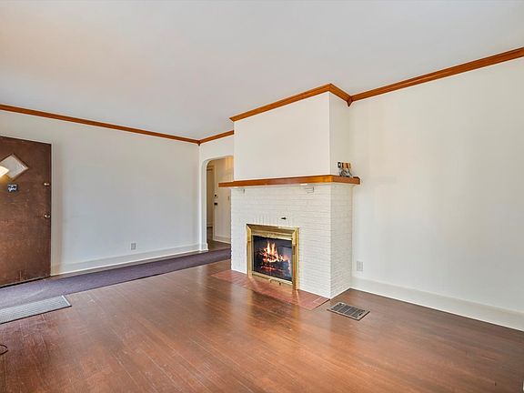 3rd image of 3025 Sheridan St