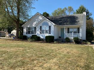 105 Garrett Ln, Lebanon, KY 40033