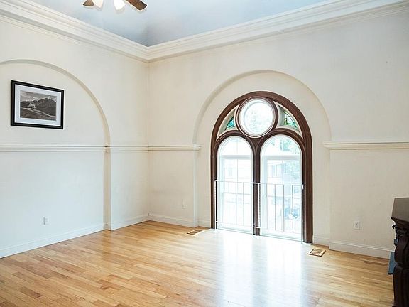 4th image of 7 Park St APT 10