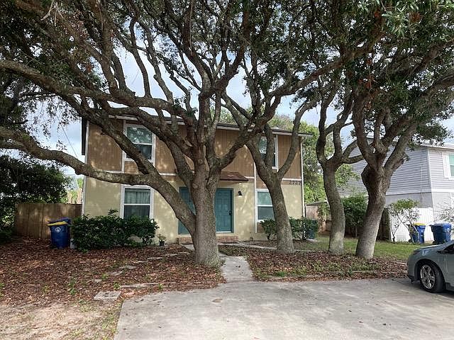 1st image of 2727 1st Ave
