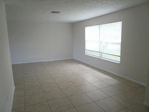 2nd image of 541 SE Anchor Ln