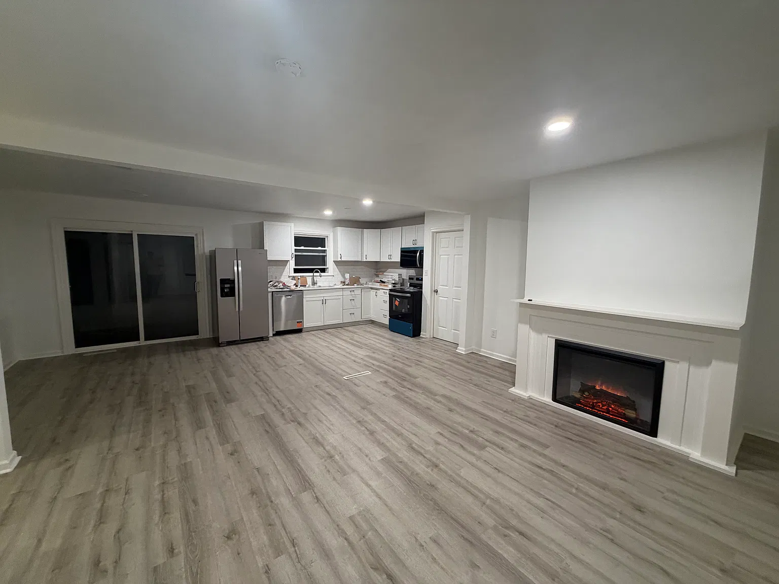3 bed, 1200 sqft, $2,600 — Photo 2