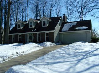 8925 Village Grove Dr, Fort Wayne, IN 46804