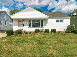 6577 Queens Park Ave, Mayfield Heights, OH 44124