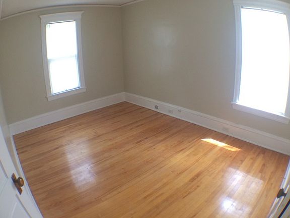 5th image of 2815 Girard Ave S