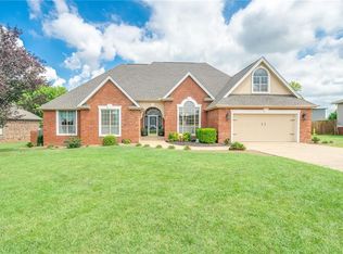 21 Stonebridge Way, Bentonville, AR 72712
