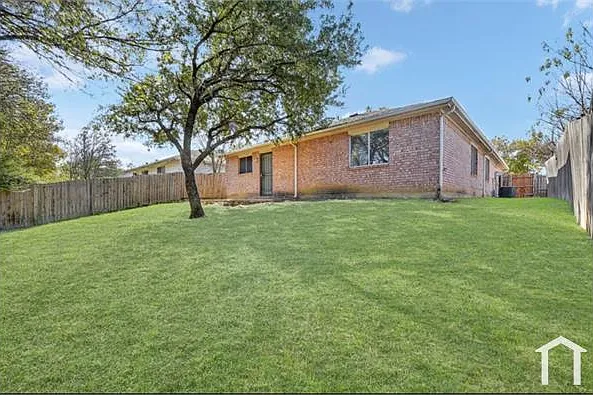 7370 Concordia Ln — Photo 3