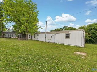 1904 Williamson St, Guntersville, AL 35976