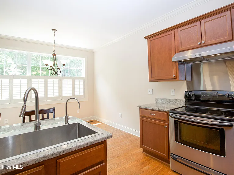 34 Princess Gate Dr — Photo 18