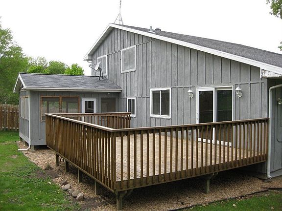 You will enjoy the large deck