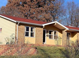 1237 Huntsman Dr, Saint Louis, MO 63137