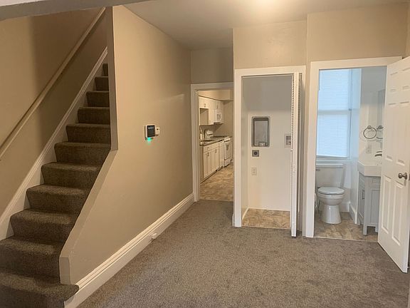 5th image of 525 E Philadelphia St