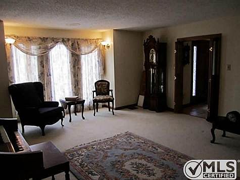 2nd image of 1605 Dogwood Trl