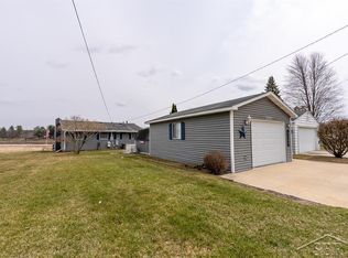 4586 N Verity Rd, Sanford, MI 48657