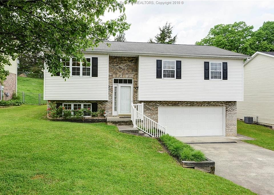 1st image of 414 Carriage Way