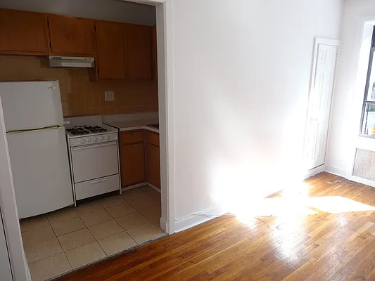 Rented by Green Home NY Realty LLC | media 3