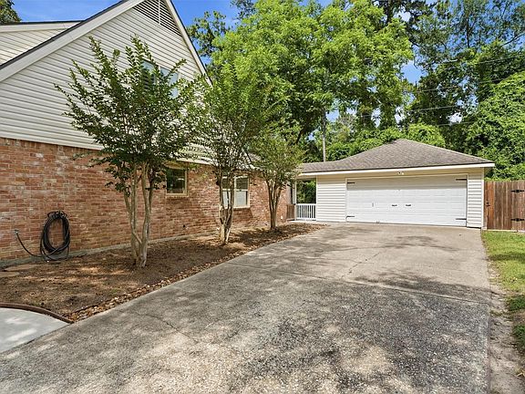 3rd image of 2018 Deer Springs Dr
