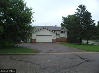 325 Crestview Cir, Jordan, MN 55352